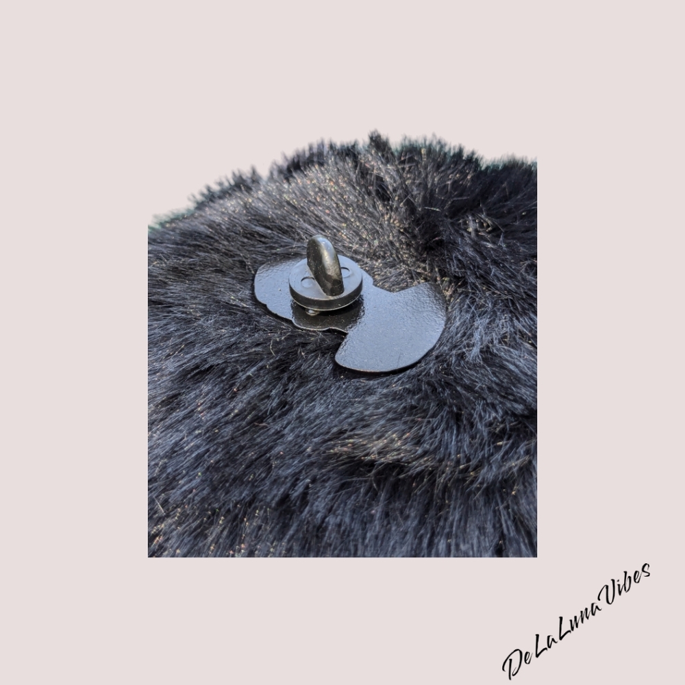 3/$12 NEW Iconic Character, David, from Schitt's Creek Enamel Pin - Picture 4 of 4
